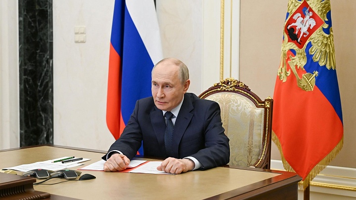 Путин подчеркнул заботу и отзывчивость волонтеров-медиков
