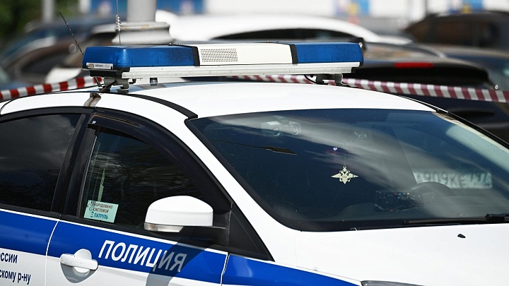 Женщина, разбившая топором машину под Калугой, состоит на учете у психиатра