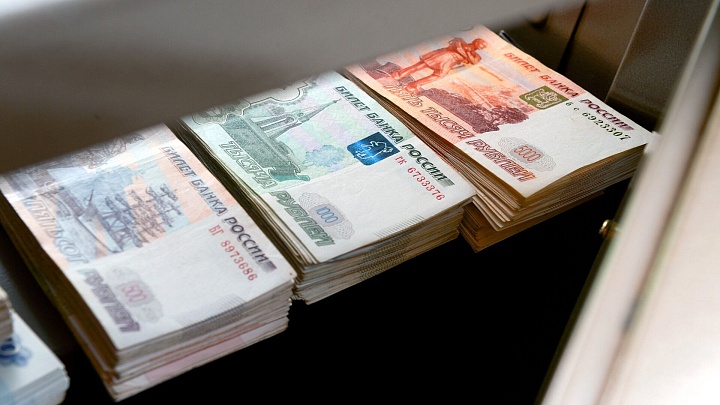Зарплатный фонд россиян вырос до 74 триллионов рублей, подсчитали аналитики