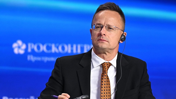 Венгрия выступит против отказа от энергоресурсов из России, заявил Сийярто